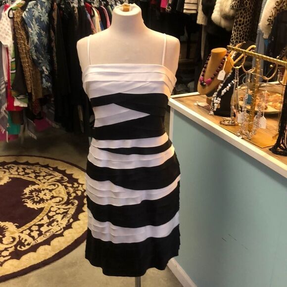 JS COLLECTION Black/White Tiered Cocktail Dress 10 - Picture 3 of 8
